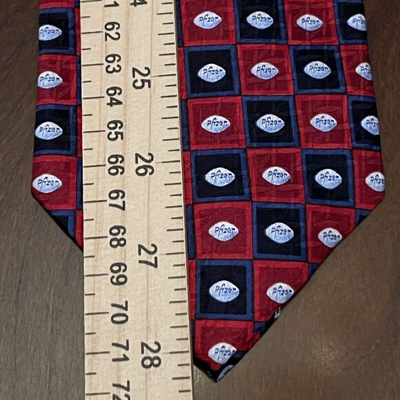 Ancient Ties Inc. Hand Made 100% Silk Men’s Neck Tie Pfizer Pill Print - Picture 5 of 9